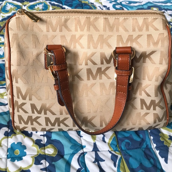 Michael Kors Handbags - Michael Kors satchel!